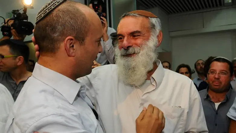 הרב אביחי רונצקי ונפתלי בנט