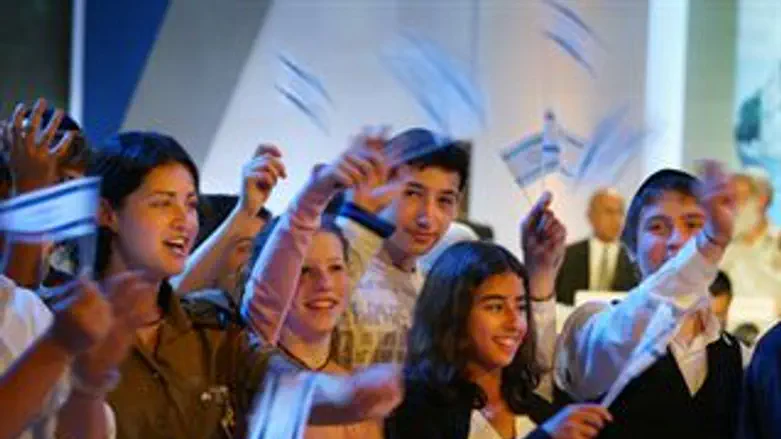 חתן התנ"ך הטרי עם ראש הממשלה ושר החינוך