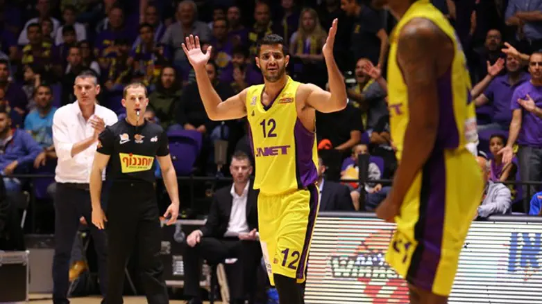 שלומי הרוש. הוביל לניצחון