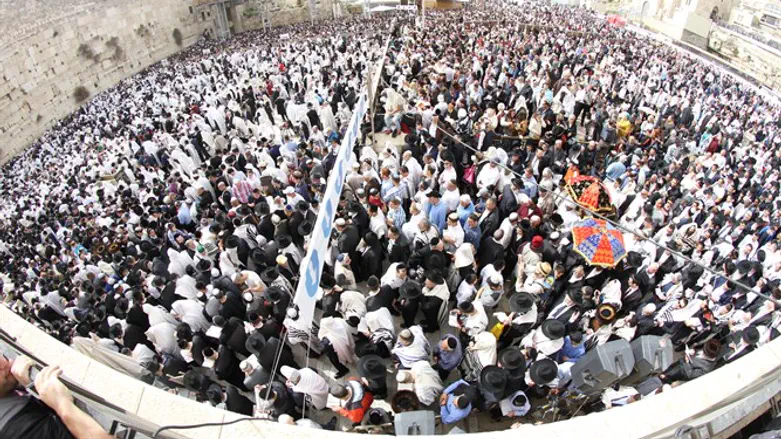 ברכת כהנים בכותל, פסח תשע"ז