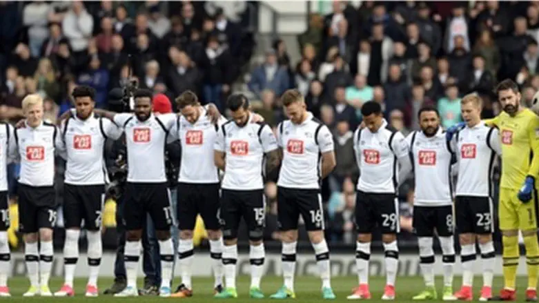 שחקני דרבי קאונטי בדקת דומיה