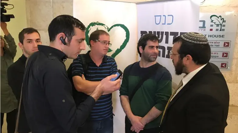 Havruta members with Rabbi Eliyahu