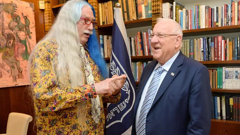 ד"ר פאץ' אדמס