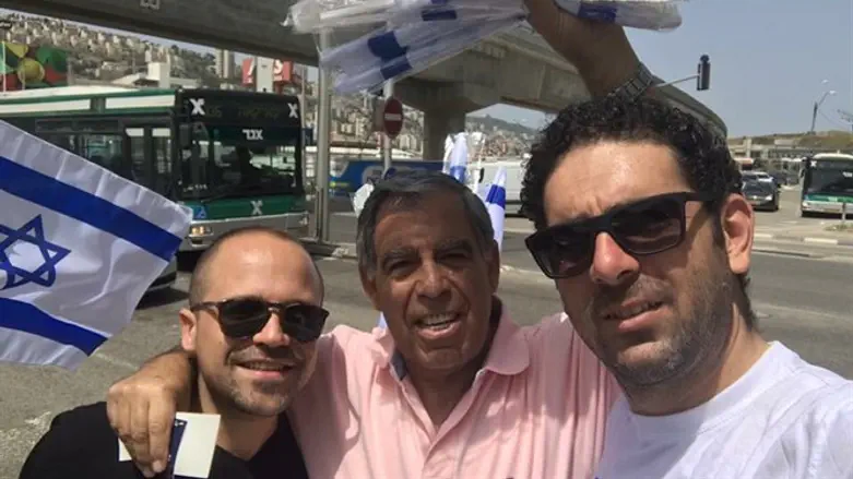 ח"כ מיקי לוי בצומת הצ'ק פוסט בחיפה