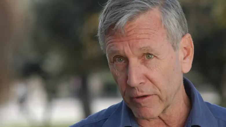 Amos Oz