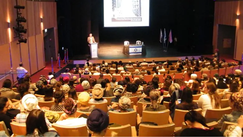 טקס יום הזכרון במכללת חמדת הדרום