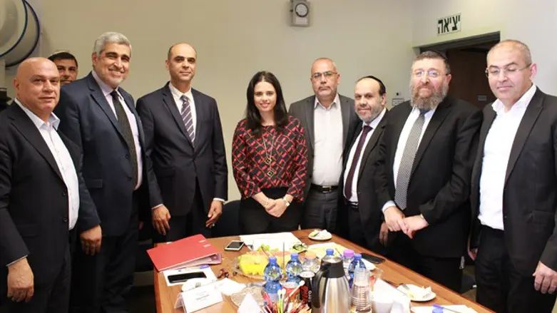 הוועדה לבחירת קאדים שרעים