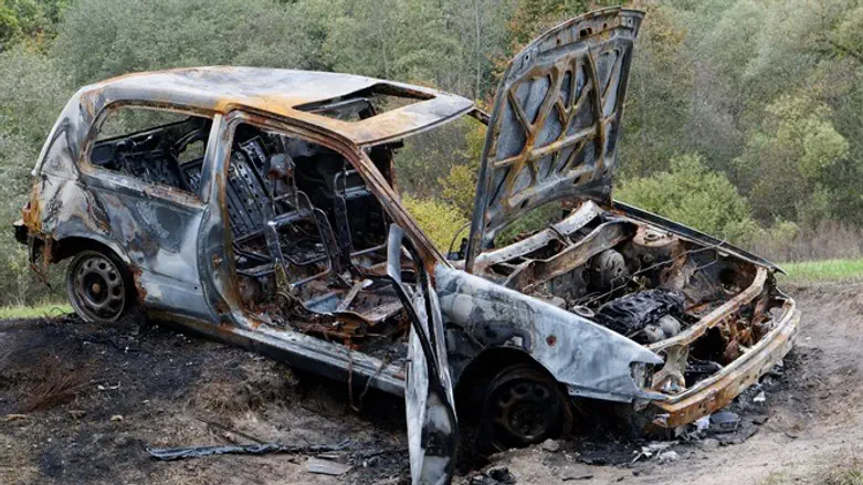 Burnt vehicle (illustrative)