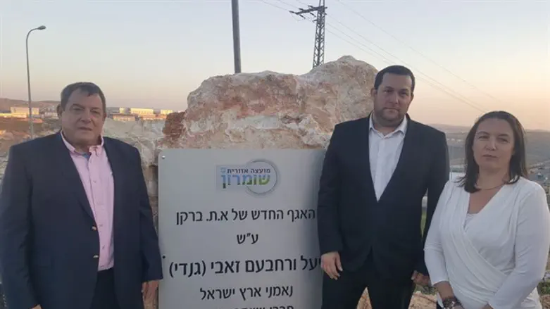 " מבחינתי אין מקום ראוי יותר להנצחה מאשר בשומרון". כינרת דן, יוסי דגן ופלמ"ח זאבי