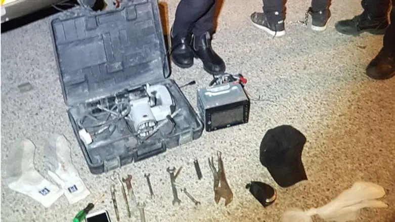 כלי הפריצה שנתפסו ברכב