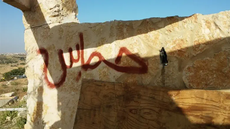 Арабы-вандалы осквернили памятник солдатам ЦАХАЛ