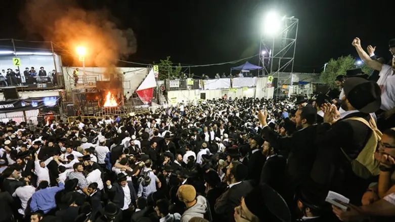 אירוע ההדלקה במירון (למצולמים אין קשר לכתבה)