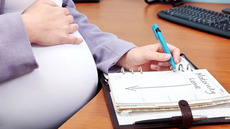 הריון חופשת לידה אישה יומן אמא אימא עבודה