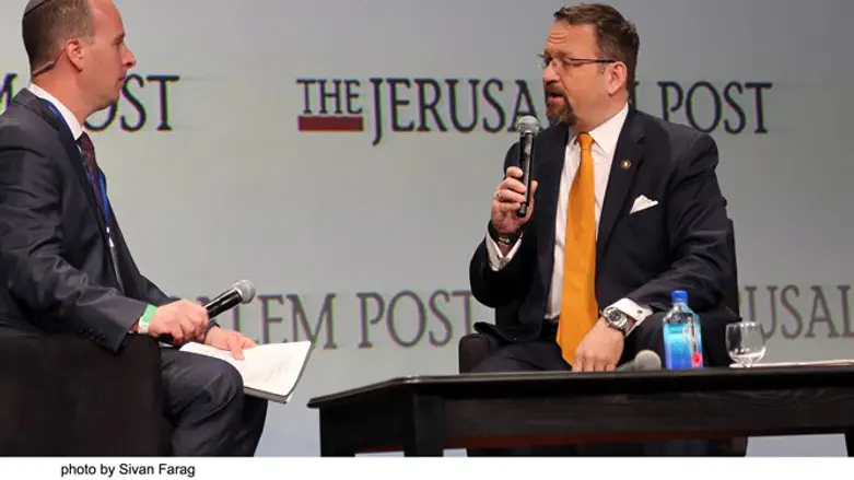 ד"ר סבסטיאן גורקה (מימין)