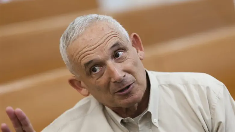 ישוחרר. יזם הנדל"ן הלל צ'רני בבית המשפט