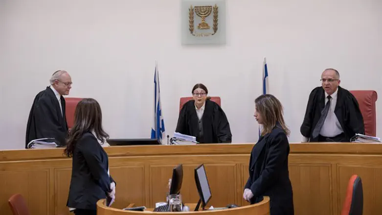 אף אחד לא מוכן להתמודד מולה. השופטת חיות