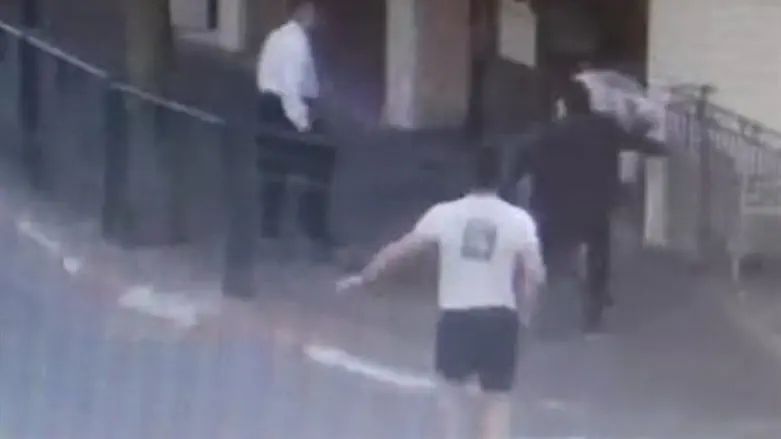 Terrorist attacking in Rishon  Letzion