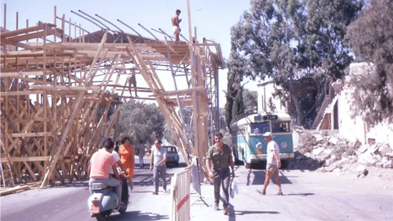 "זו הייתה חזרה לחלום, הכול התעורר לחיים". פירוק מעבר מנדלבאום ברח' שמואל הנביא לאחר המלחמה
