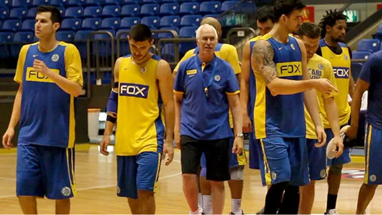 שיבק עם השחקנים, באימוחן הבכורה