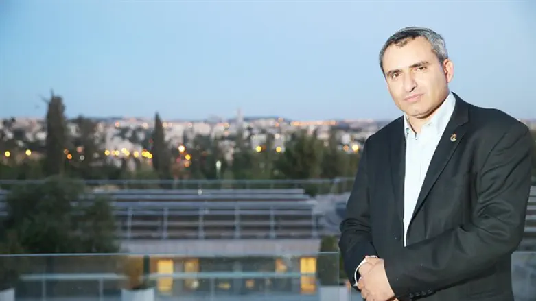 "אם נלך לבחירות סביר להניח שנקבל ממשלה יותר שמאלנית". השר אלקין