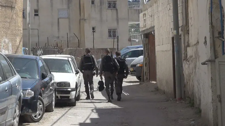 Border Police in Silwan
