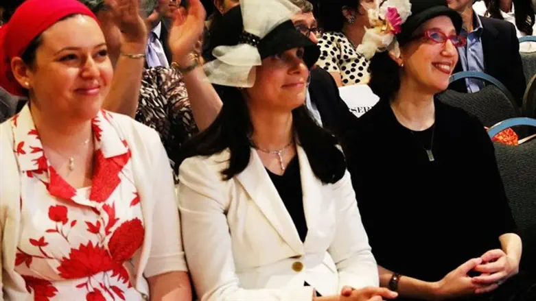 Ruth Friedman (left)