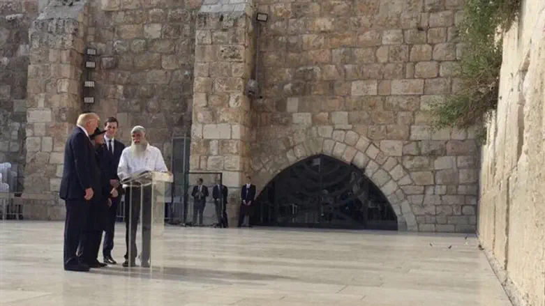 Президент США у Стены Плача