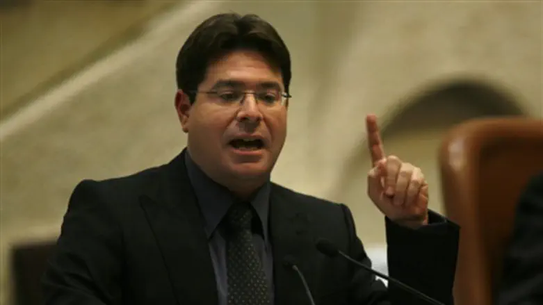 Офир Акунис