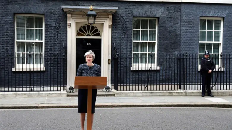 תרזה מיי בדאונינג 10