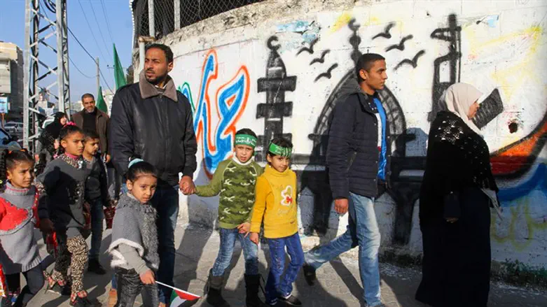 On way to Hamas rally in Gaza