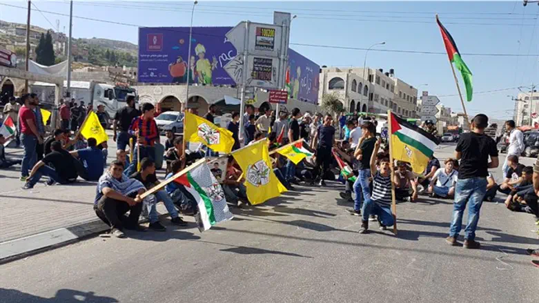 פורעים ערבים מיידים אבנים