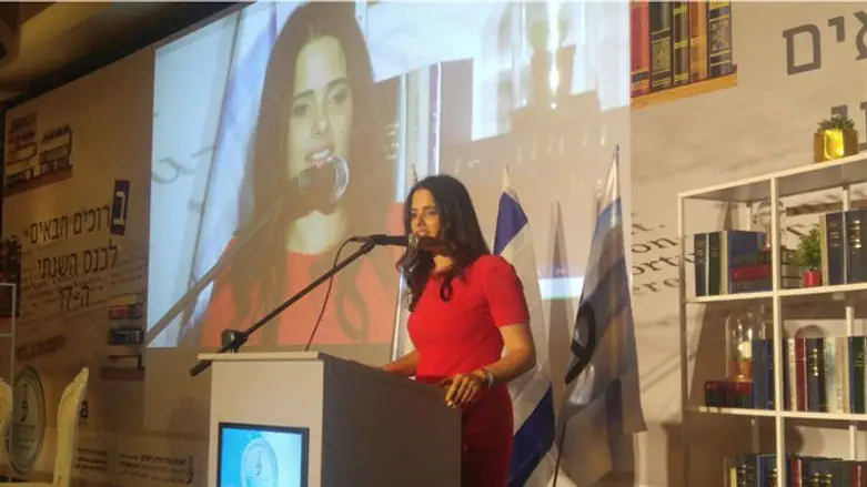 פעמוני האזהרה מצלצלים. איילת שקד בכנס לשכת עורכי הדין