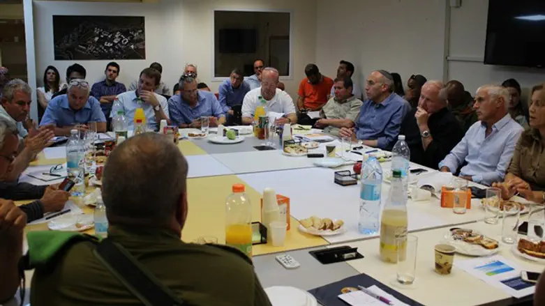 ועדת החוץ והביטחון בשער הנגב