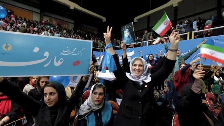 אסיפת בחירות באיראן