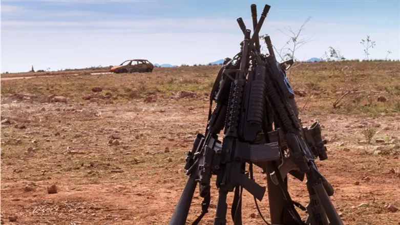M-16