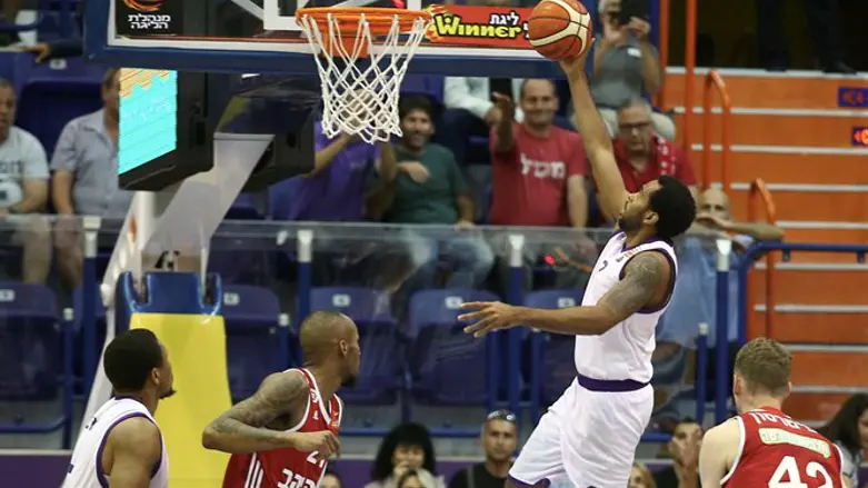 נאש מעל שחקני ירושלים הערב