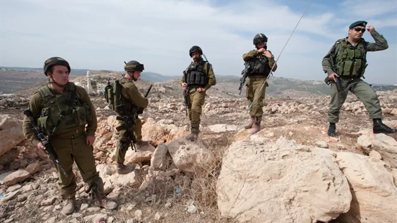 חיילים, אילוסטרציה