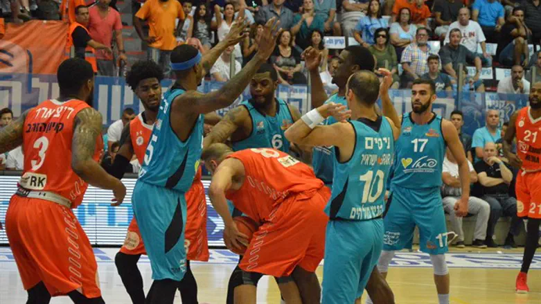 כדיר מול אילת הערב. מהפך בכתום