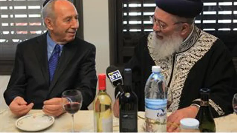 פרס בבית הרב עמאר. ארכיון