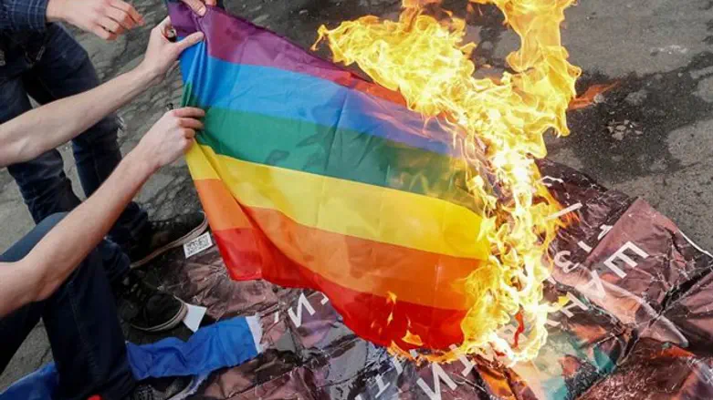 שריפת דגל גייז בקייב