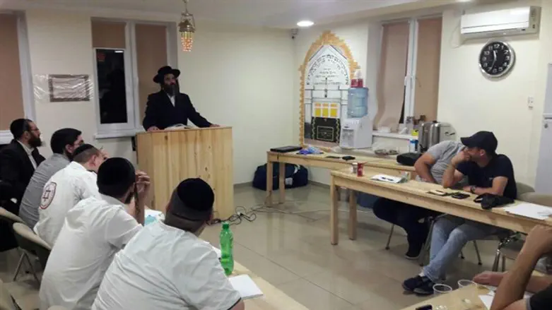 שיעור בעזרה ראשונה באוקראינה