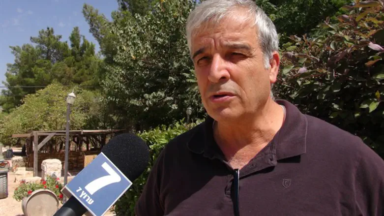 פורש. רואה