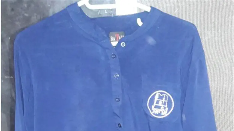 כפתורים במקום שרוך. החולצה החדשה