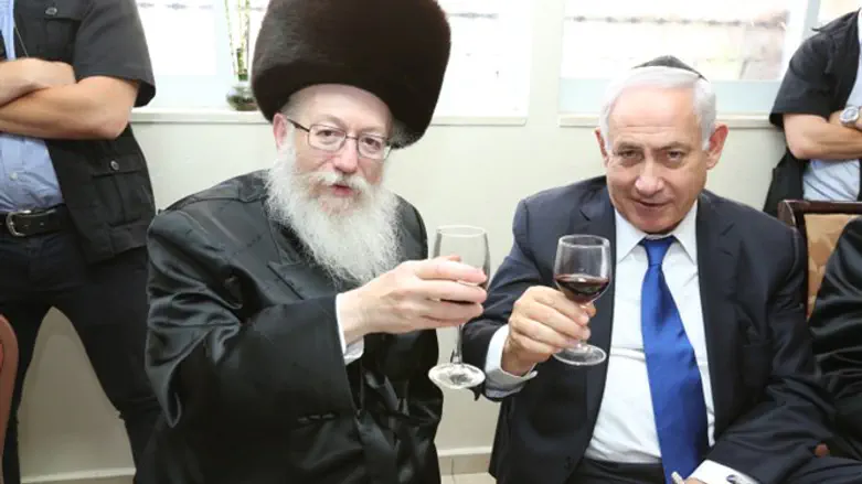 Lechayim! Netatnyahu and Litzman at Sheva Brachot