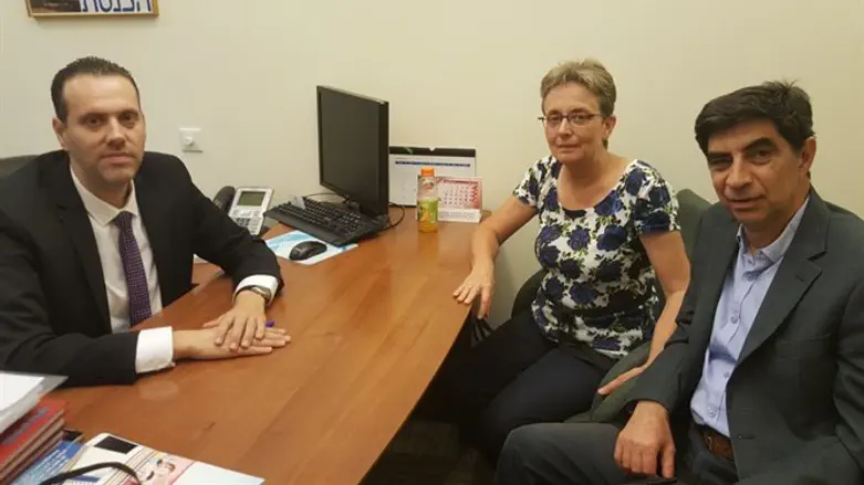 הפגישה. היום