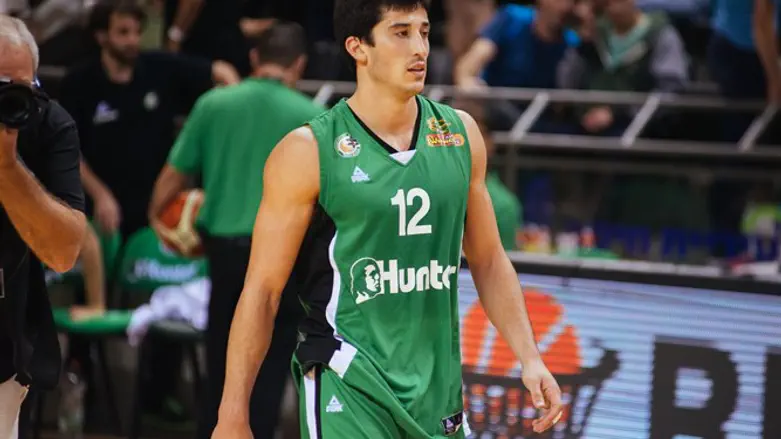 רכש ראשון לצהובים. ג'ון דיברתולומאו