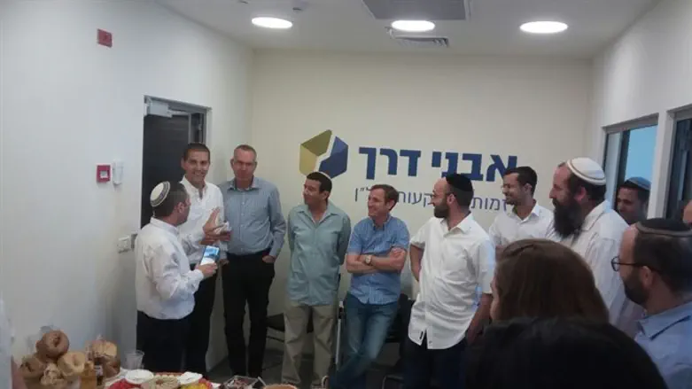 חנוכת משרדי אבני דרך בירולים