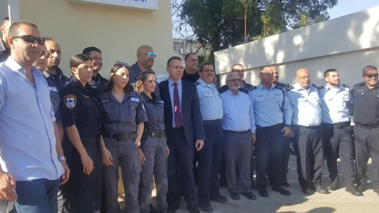 לחזק את ביטחון התושבים