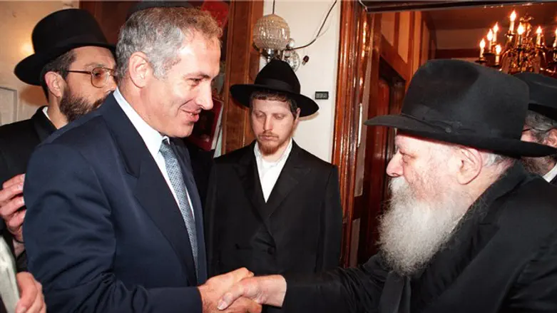 כולם שיחרו לפתחו. הרבי מלובביץ' ונתניהו