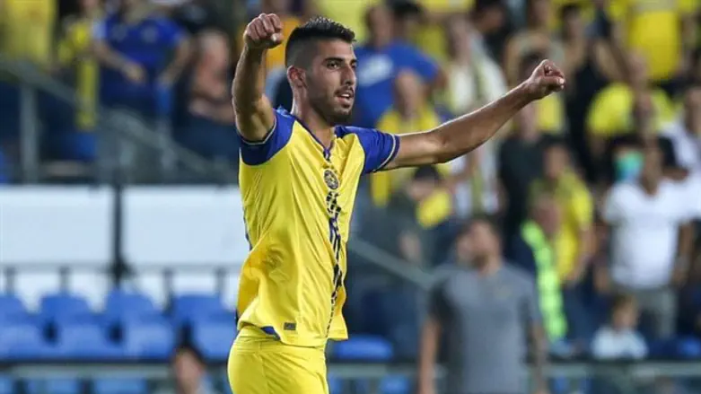 יונתן כהן, חוגג את השער הראשון הערב